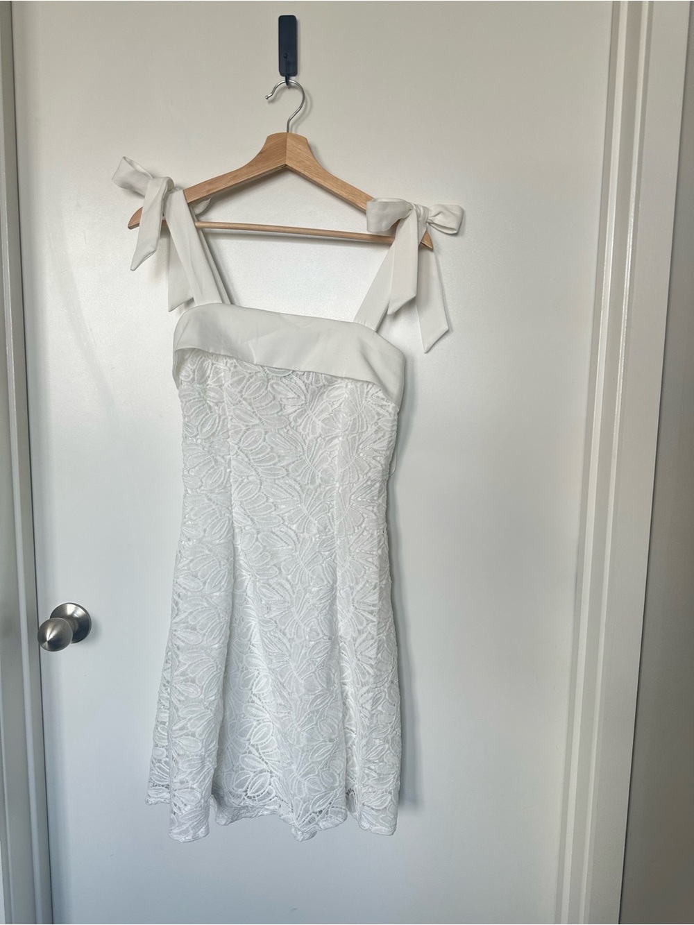 Alice Blue White Lace Tie-Shoulder Mini Dress